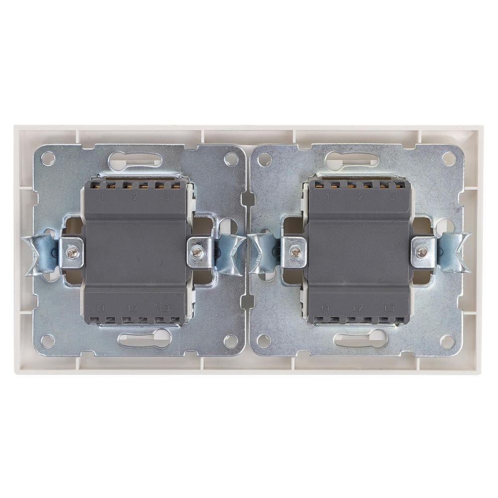 Wechselschalterkombination 2 x Zweifachwippe, 10 A, 250 V, weiß.