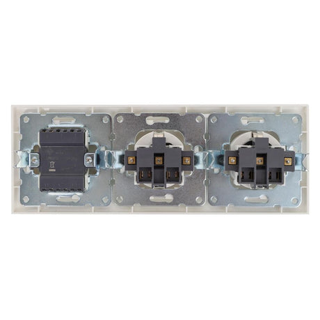 2 x Schutzkontakt-Steckdosen mit Wechselschalter, 16 A, 250 V, weiß.