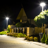 LED Straßenleuchte, rund, 120 W, 12000 lm, 3000 K (warmweiß), IP65, Parkanlage.