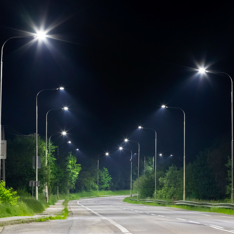 2er Pack LED Straßenleuchte, 30 W, 3000 K (warmweiß), 3000 lm, grau, IP65, Wand- und Mastmontage.