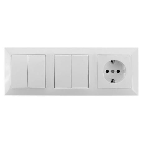 Schutzkontakt-Steckdose mit 2 x 2 Wechselschaltern, 16 A, 250 V, weiß.